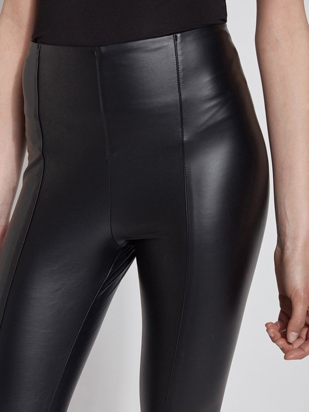Lyssé Vegan Leather Leggings. Size XL